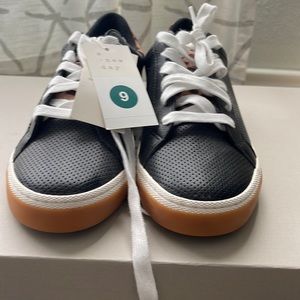 New with tags- a new day shoes